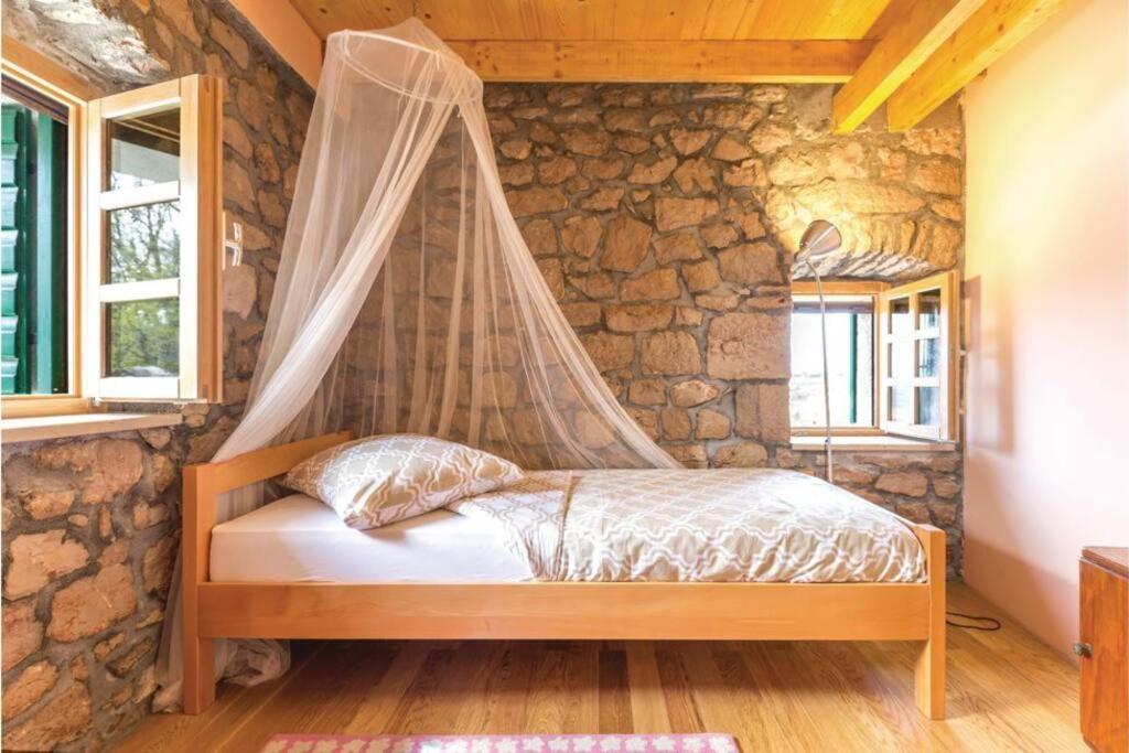 Appartamento A Stone House 'pojata' Cista Provo