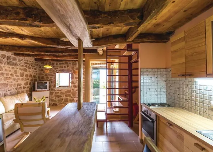 A Stone House \'Pojata\'